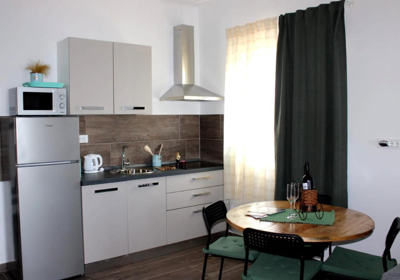 Apartman Maslina ชิเบนิก ภายนอก รูปภาพ