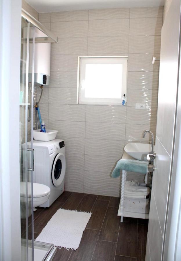 Apartman Maslina ชิเบนิก ภายนอก รูปภาพ