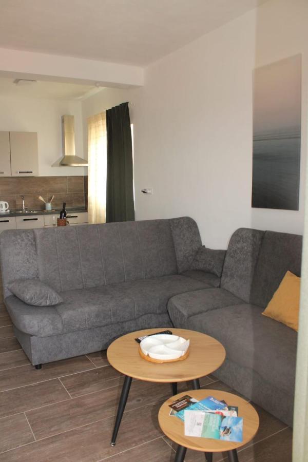 Apartman Maslina ชิเบนิก ภายนอก รูปภาพ